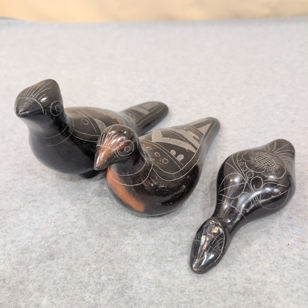 Vintage Mexican Barro Negro Black Clay Etched Bird Figurines Set of 3 Mexico - Picture 1 of 9